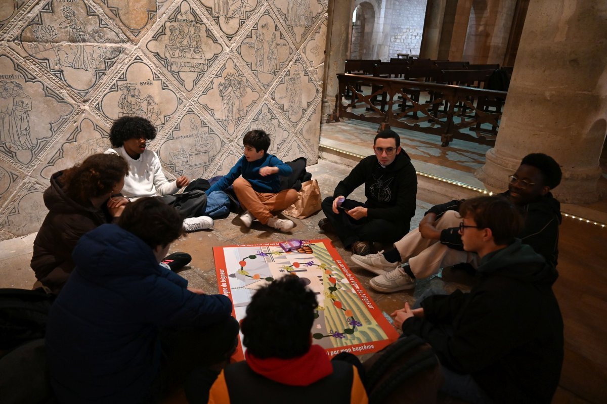 Rassemblement des jeunes au service de la liturgie 2024. © Marie-Christine Bertin / Diocèse de Paris.