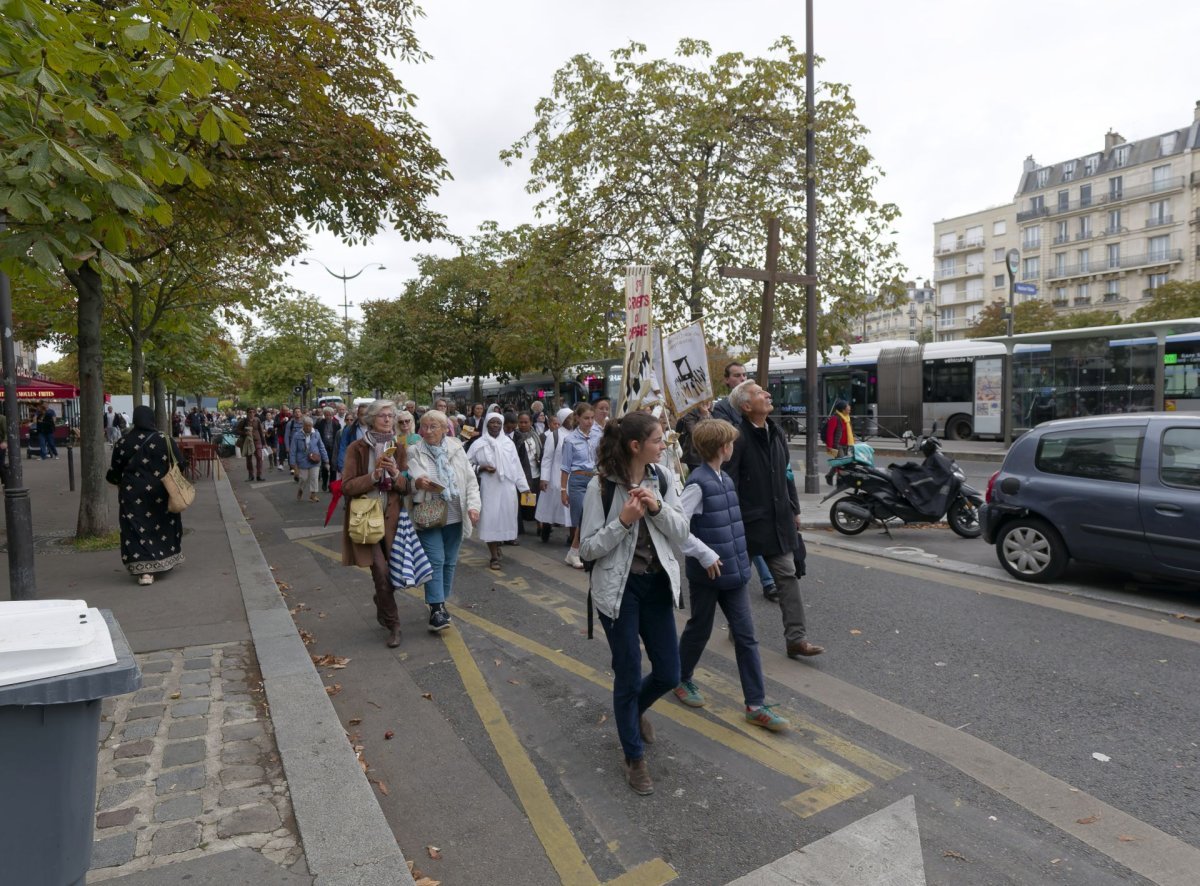 Canonisation des 16 Carmélites de Compiègne : Procession et chemin de croix. © Yannick Boschat / Diocèse de Paris.