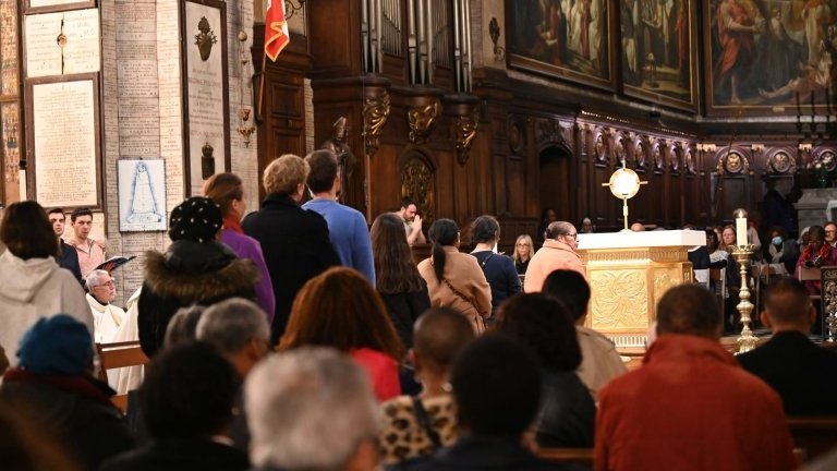 Veillée de l'espérance à la basilique Notre-Dame des Victoires