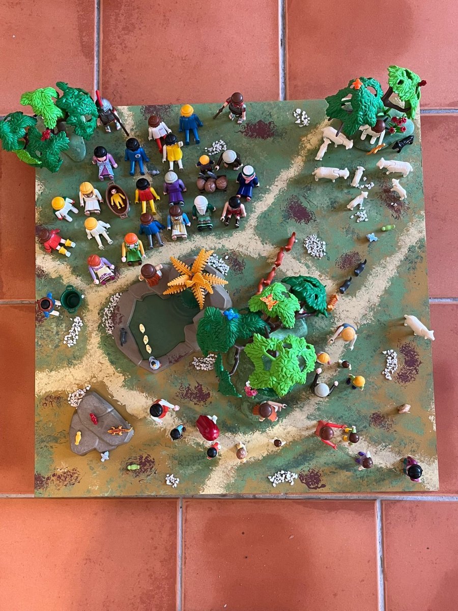 plaque B Béatitudes et enfants et Bon pasteur. © Diocèse de Paris - Vicariat Enfance Adolescence.