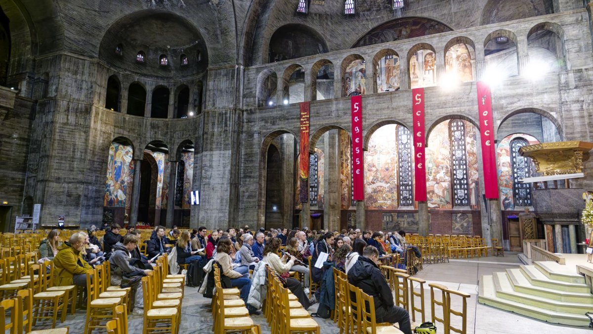 Prière du matin au Saint-Esprit. © Yannick Boschat / Diocèse de Paris.