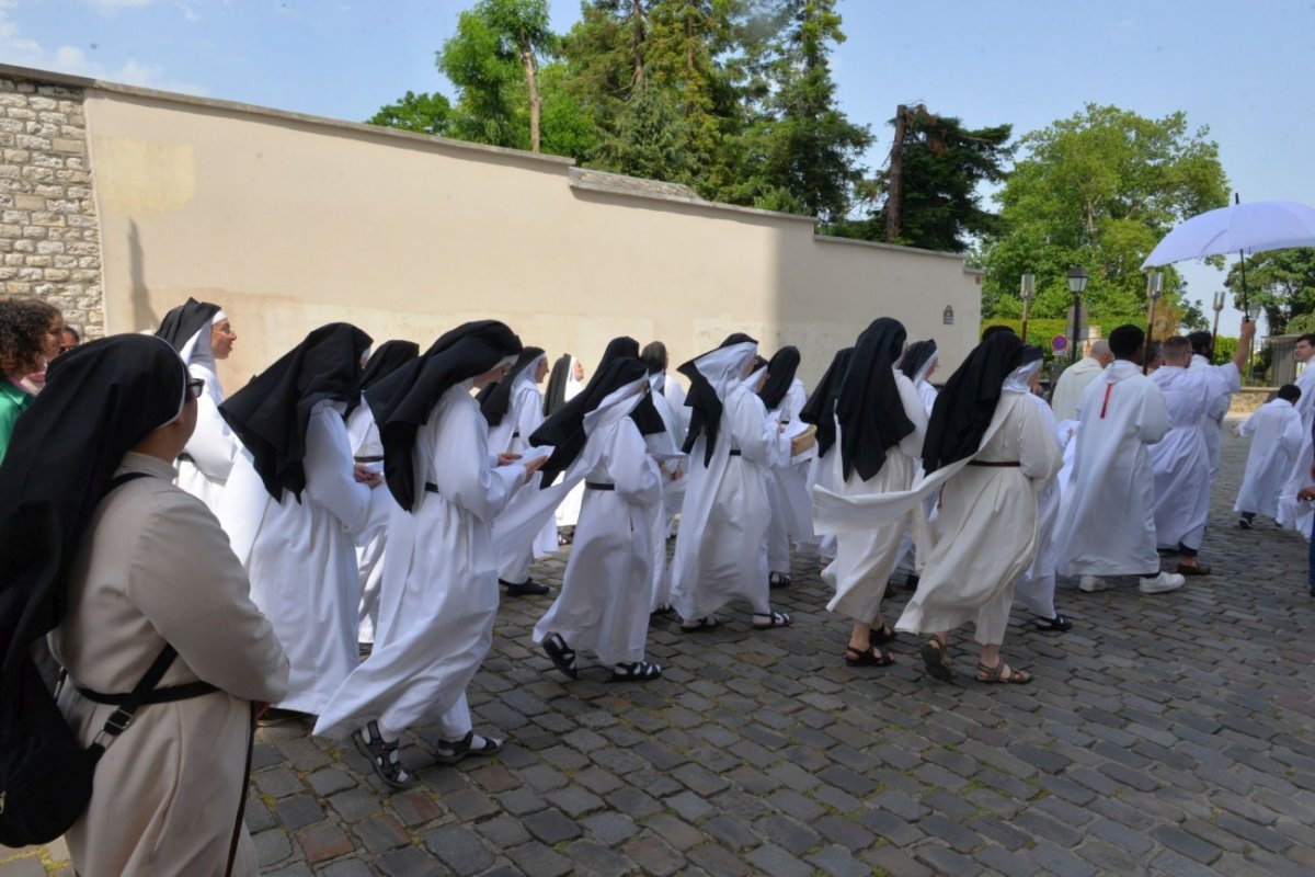 Procession de la Fête-Dieu. © Marie-Christine Bertin / Diocèse de Paris.