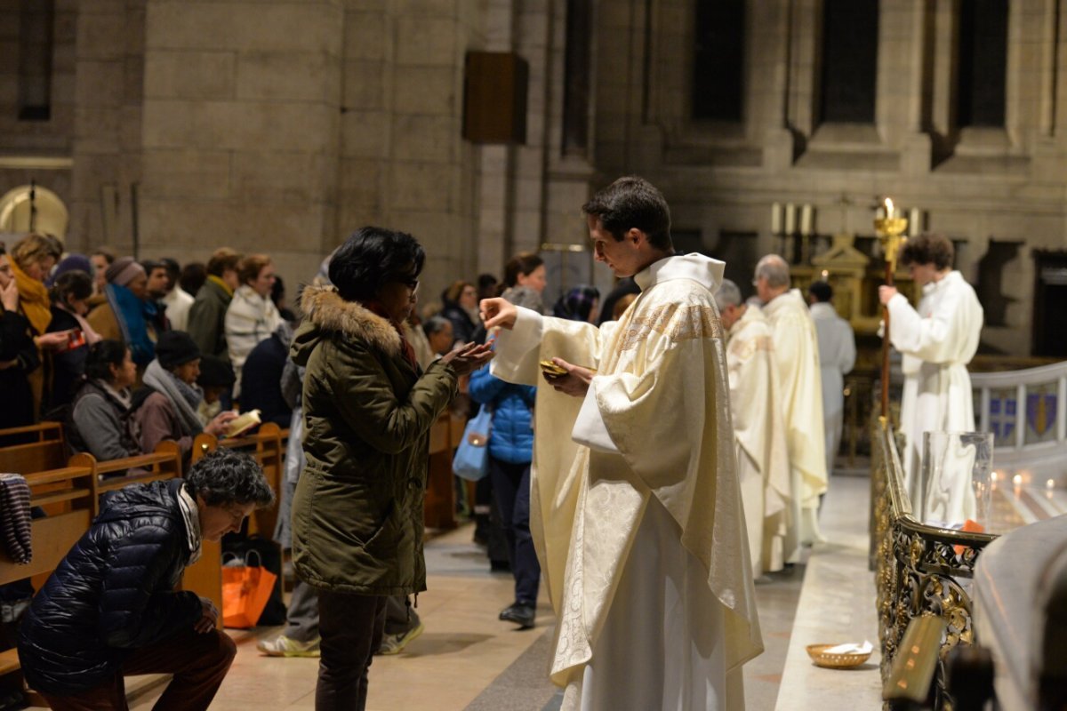 Procession Mariale, messe au Sacré-Coeur de Montmartre. © Marie-Christine Bertin / Diocèse de Paris.