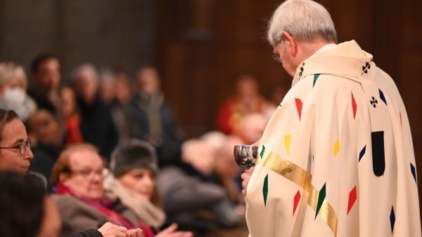 Messe en présence d'associations caritatives et ceux qu'elles accompagnent