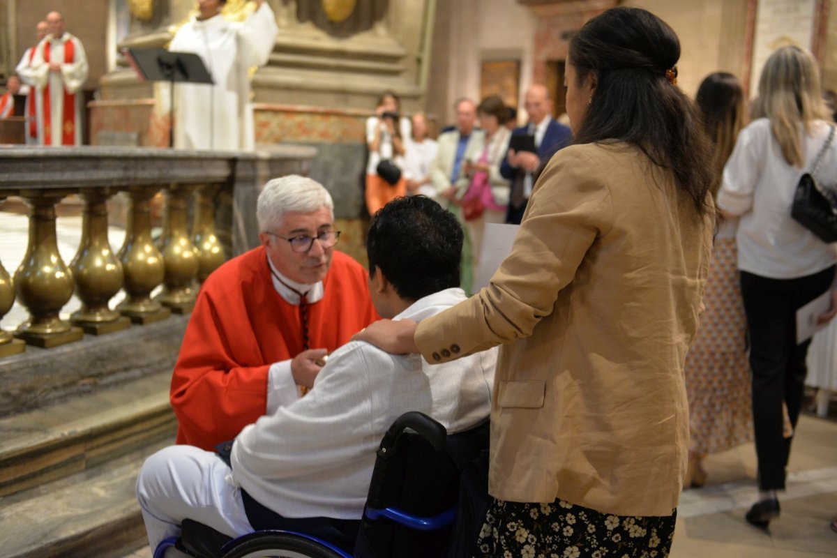 Confirmations d'adultes. © Marie-Christine Bertin / Diocèse de Paris.