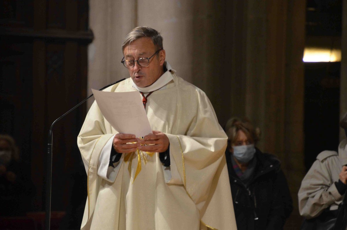 Accueil des reliques de sainte Geneviève à Saint-Germain l'Auxerrois. © Michel Pourny / Diocèse de Paris.