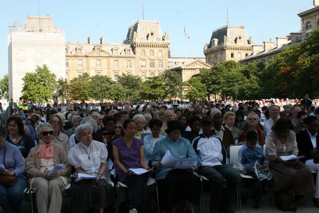 Assemblée. © Armelle de Brichambaut.