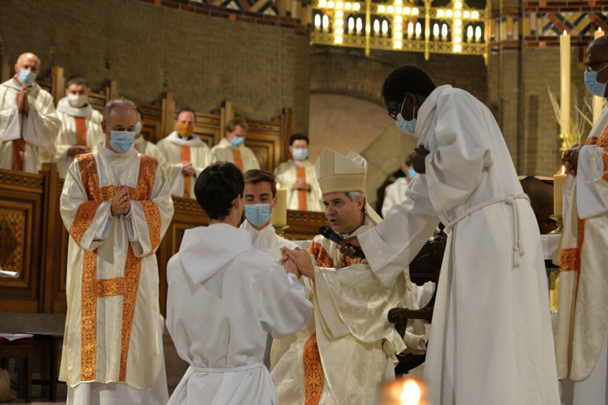 Ordinations diaconales en vue du sacerdoce 2020 à Saint-Michel (18e). © Marie-Christine Bertin / Diocèse de Paris.