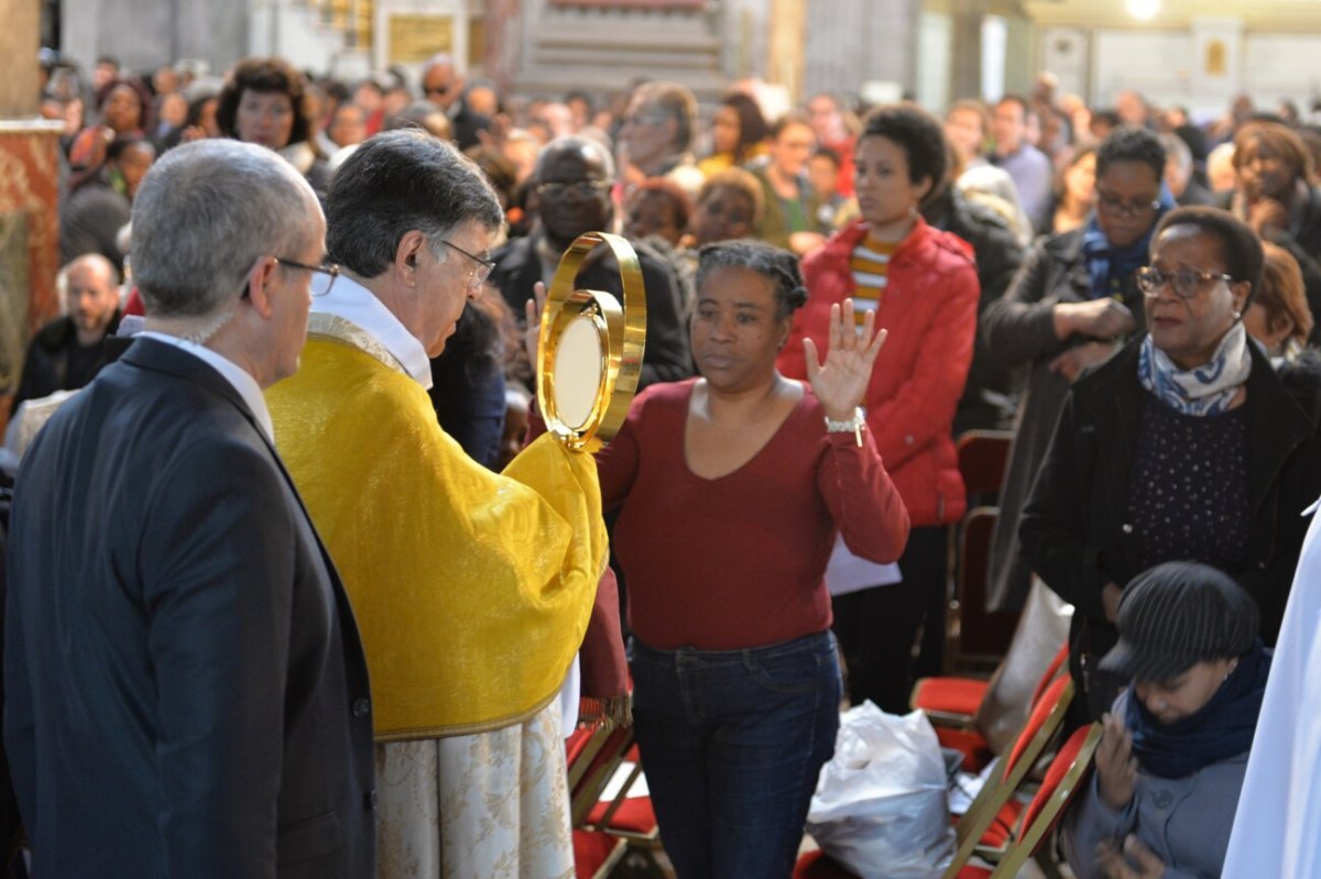 Prière de guérison et de délivrance. © Marie-Christine Bertin / Diocèse de Paris.