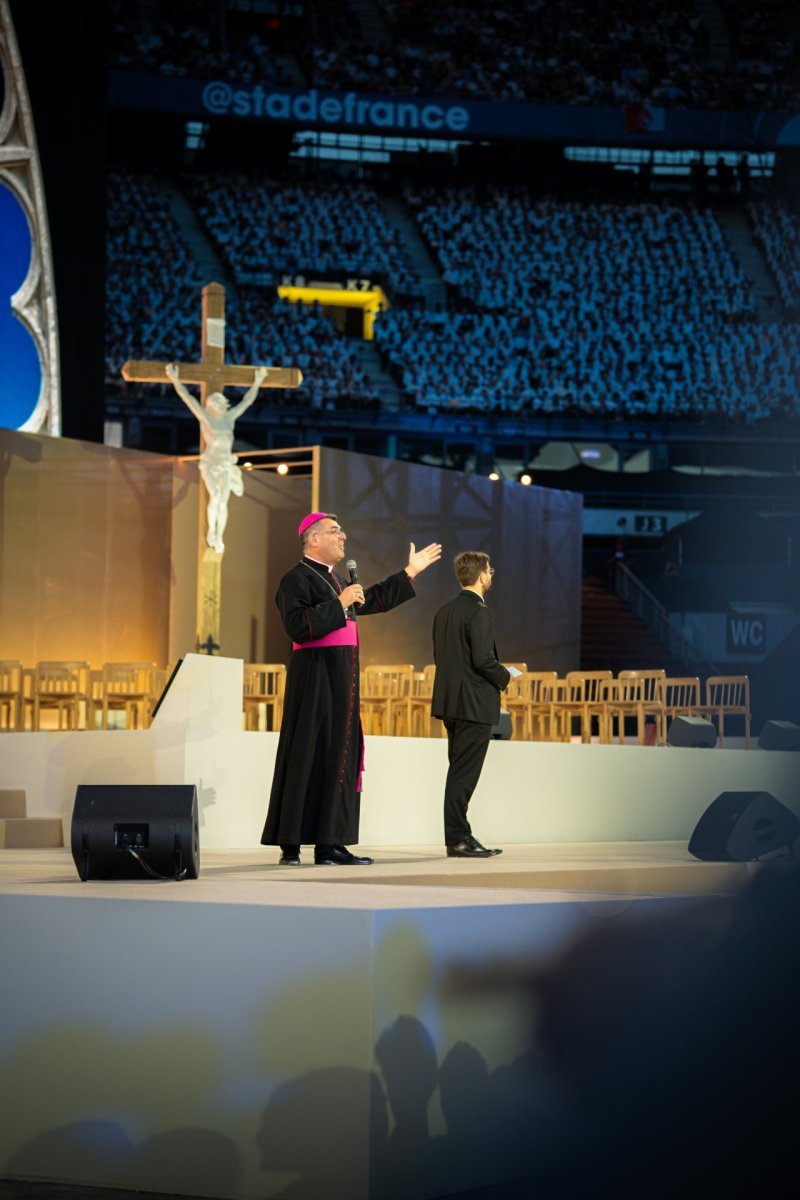 Veillée de prière avec les jeunes et le pape Léon XIV : Spectacle. © Dylan Guidez / Diocèse de Paris.