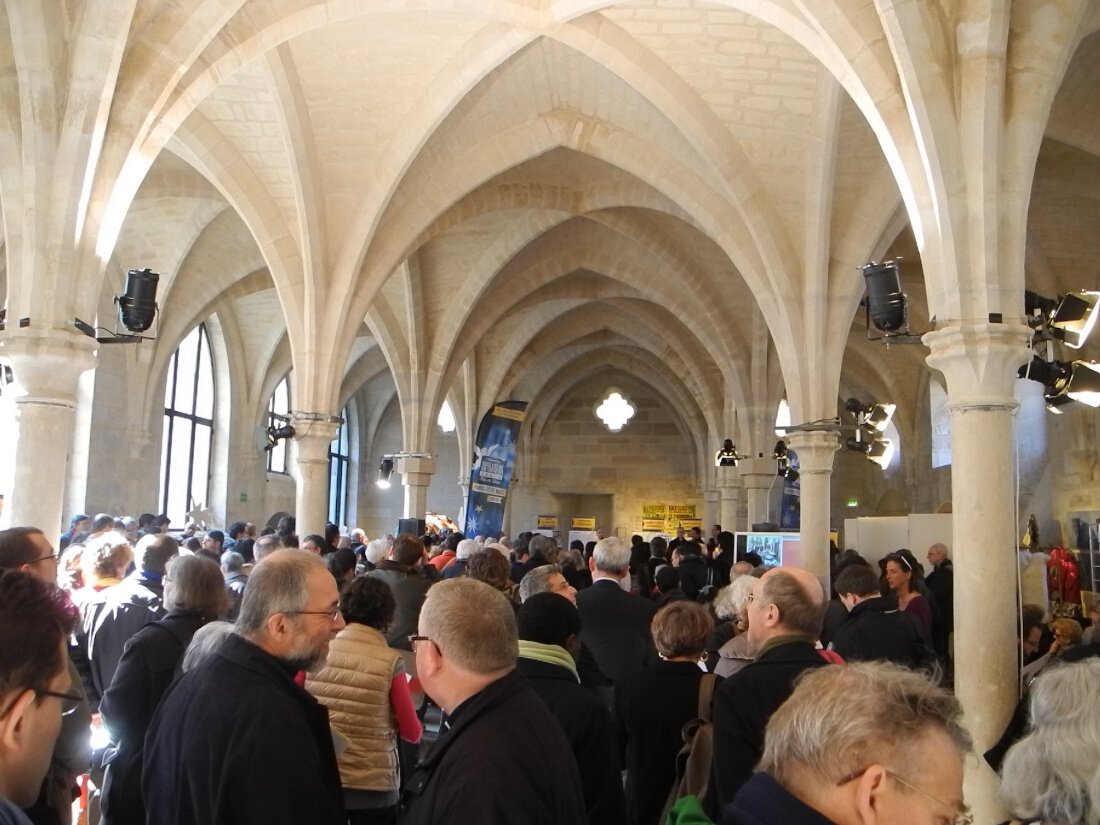 Le forum permet de nombreux échanges entre les participants aussi.. © Marie-Christine Bertin / Diocèse de Paris.