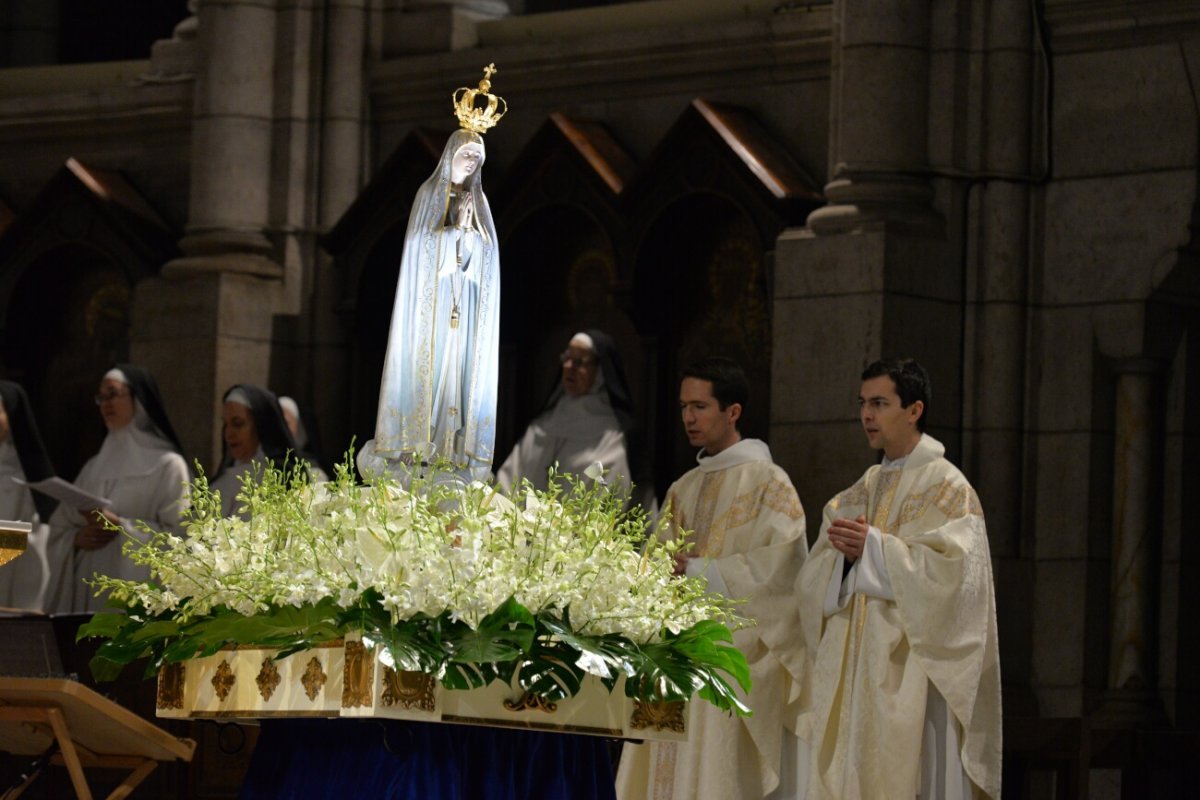 Procession Mariale, envoi à Notre-Dame de Paris. © Marie-Christine Bertin / Diocèse de Paris.