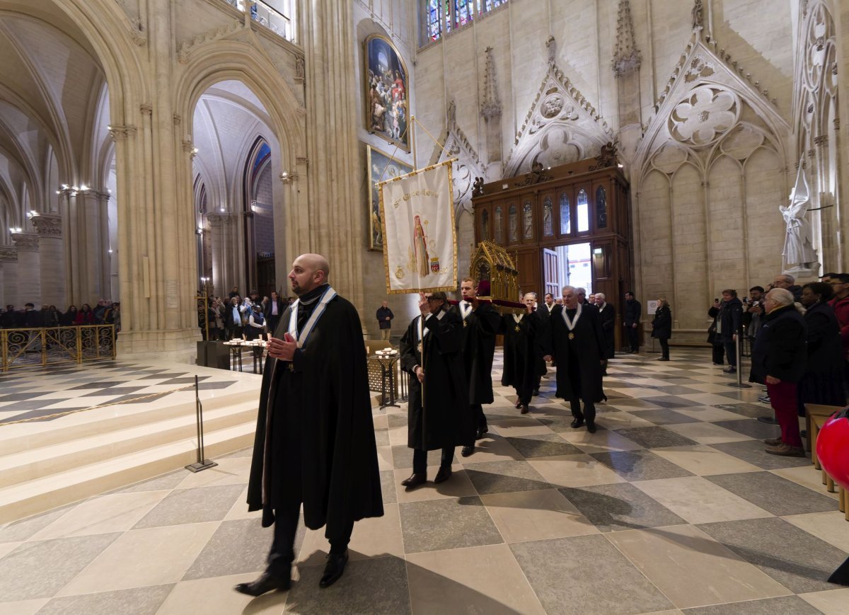 Neuvaine de sainte Geneviève 2025 : messe et procession. © Yannick Boschat / Diocèse de Paris.