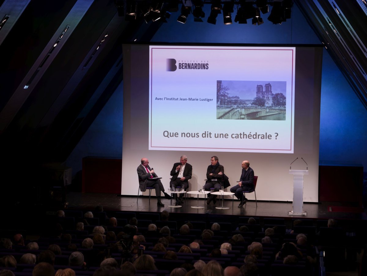 Conférence “Que nous dit une cathédrale ?”. © Yannick Boschat / Diocèse de Paris.