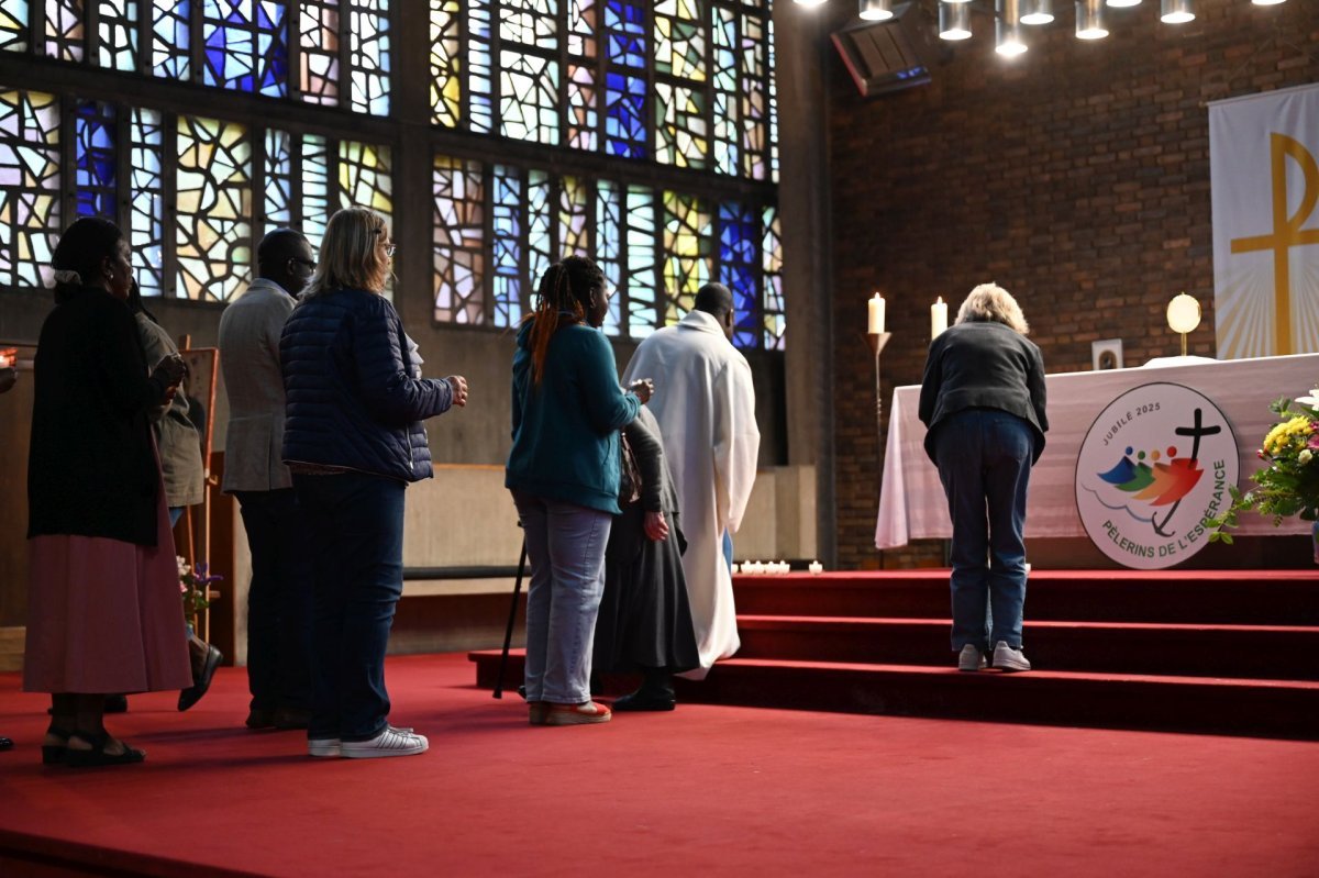 Veillée de l'espérance à la la basilique Sainte-Jeanne-d'Arc. © Marie-Christine Bertin / Diocèse de Paris.