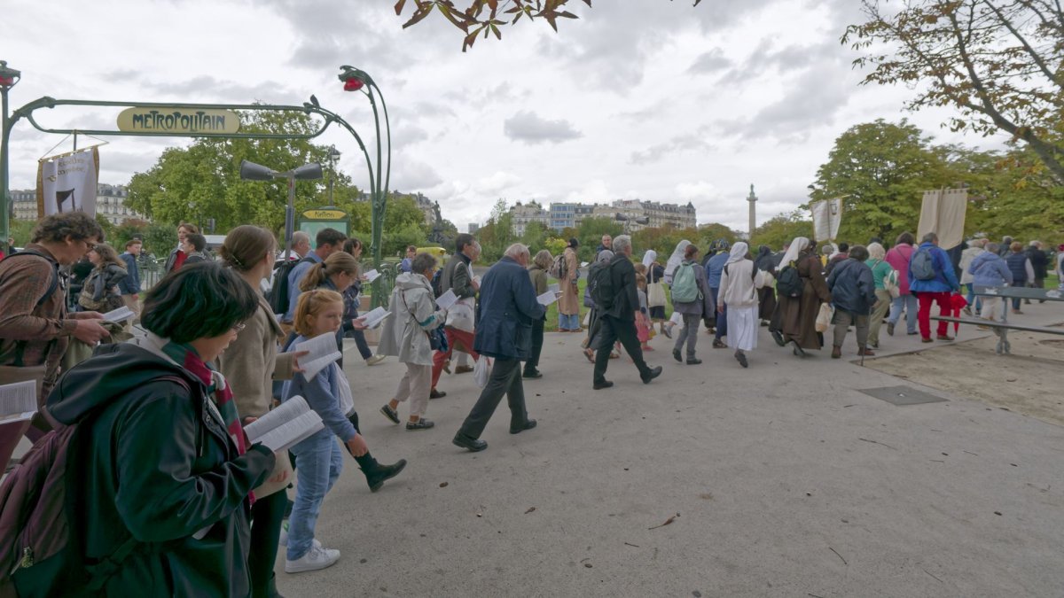 Canonisation des 16 Carmélites de Compiègne : Procession et chemin de croix. © Yannick Boschat / Diocèse de Paris.
