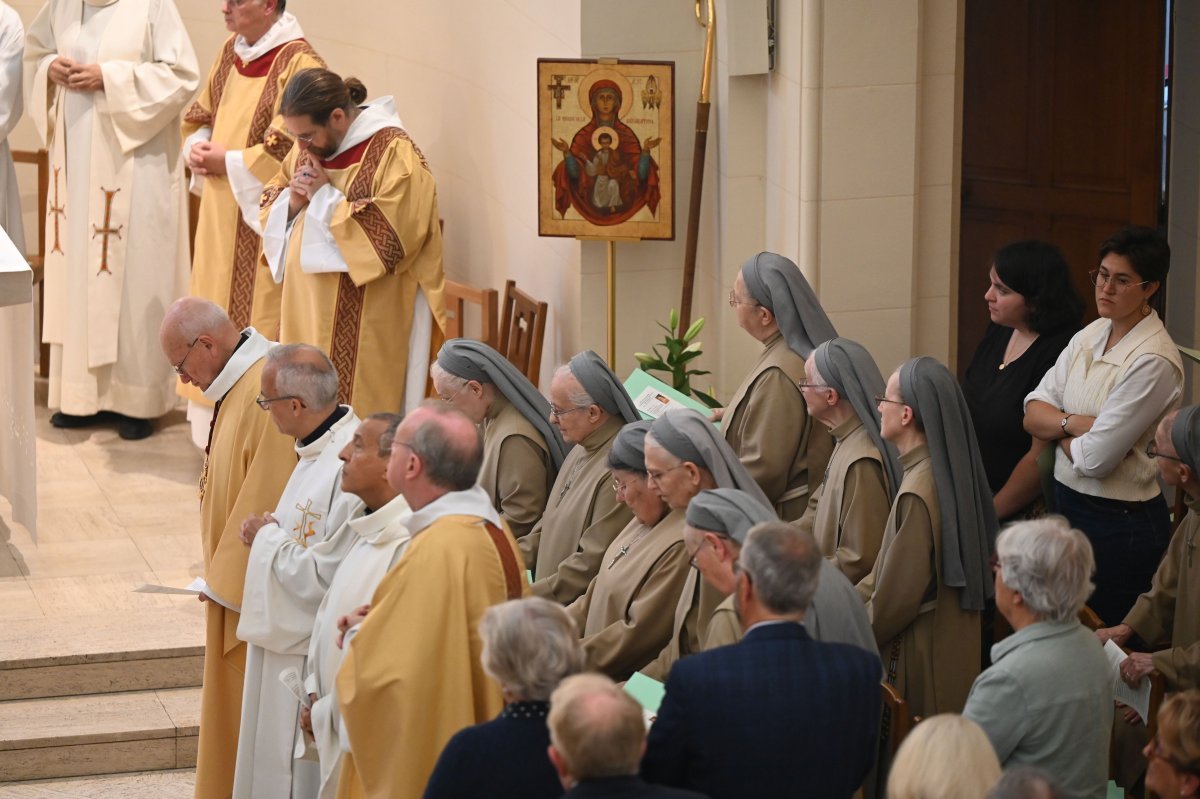 130e anniversaire de la fondation des Soeurs Franciscaines Réparatrices de (…). © Marie-Christine Bertin / Diocèse de Paris.