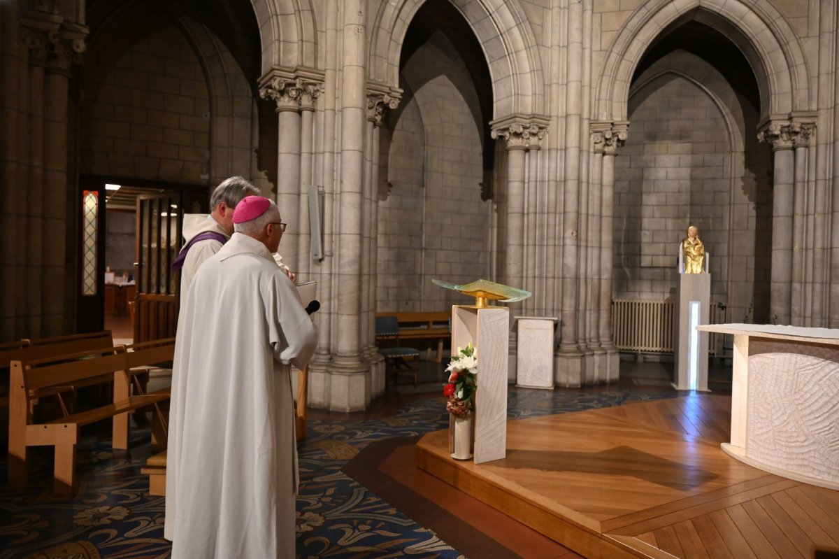 Veillée de l'espérance à la basilique Notre-Dame du Perpétuel Secours. © Marie-Christine Bertin / Diocèse de Paris.