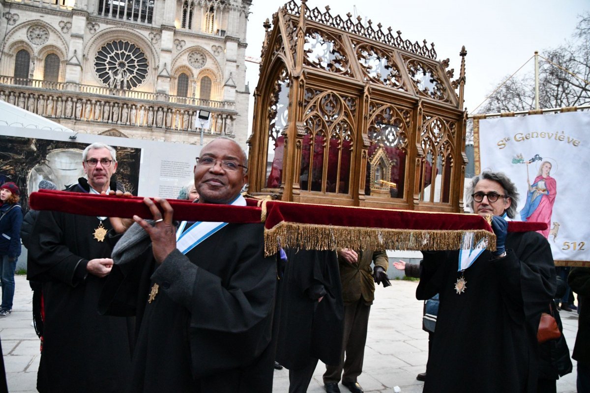 Neuvaine à sainte Geneviève : Messe solennelle et procession. © Michel Pourny / Diocèse de Paris.