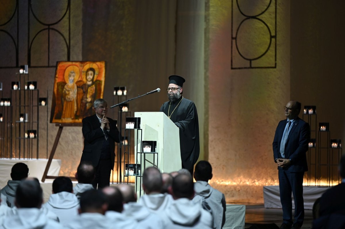 Prière du soir à l'Accor Arena à Bercy. © Marie-Christine Bertin / Diocèse de Paris.