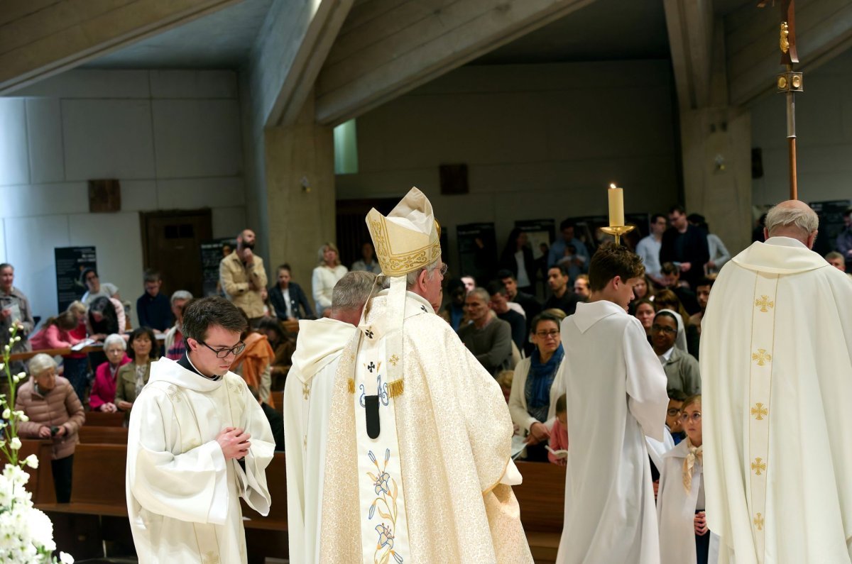 Messe à Notre-Dame de la Salette 2025. © Trung Hieu Do / Diocèse de Paris.
