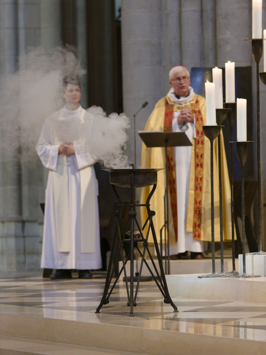 Vêpres à Notre-Dame de Paris à l'arrivée de la marche pour les vocations. © Yannick Boschat / Diocèse de Paris.