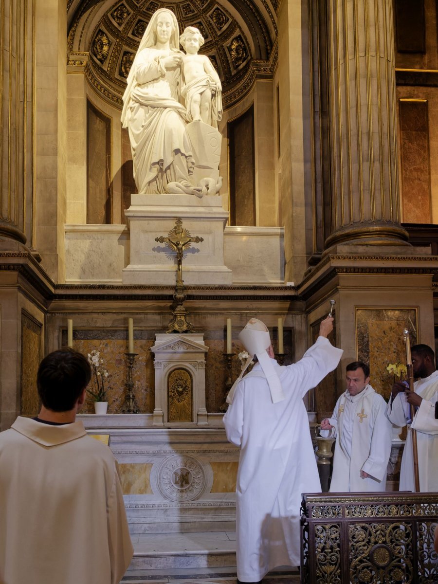 Bénédiction de la chapelle Notre-Dame des Sportifs. © Yannick Boschat / Diocèse de Paris.