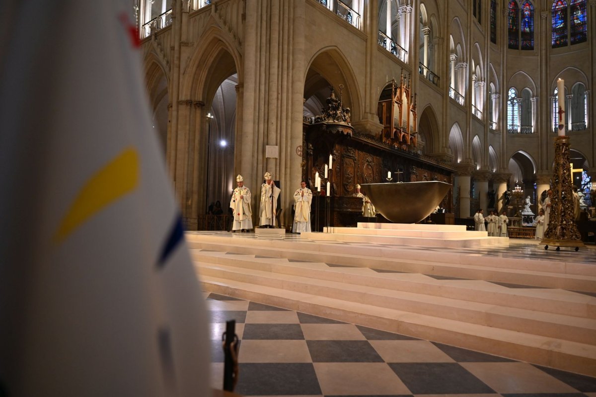 Jubilé des prêtres d'Île-de-France 2025. Messe à Notre-Dame de Paris, 4e. © Marie-Christine Bertin / Diocèse de Paris.