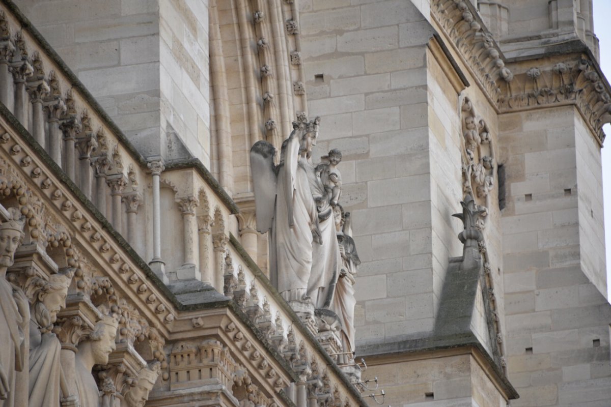 Vierge à l'enfant de Notre-Dame de Paris. © Marie-Christine Bertin.