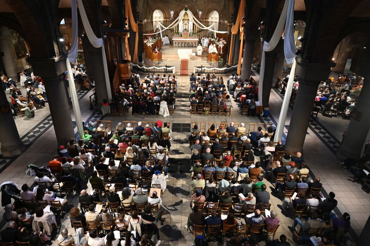 Messe à Saint-Michel (17e) à l'occasion du centenaire de l'église (…). © Marie-Christine Bertin / Diocèse de Paris.