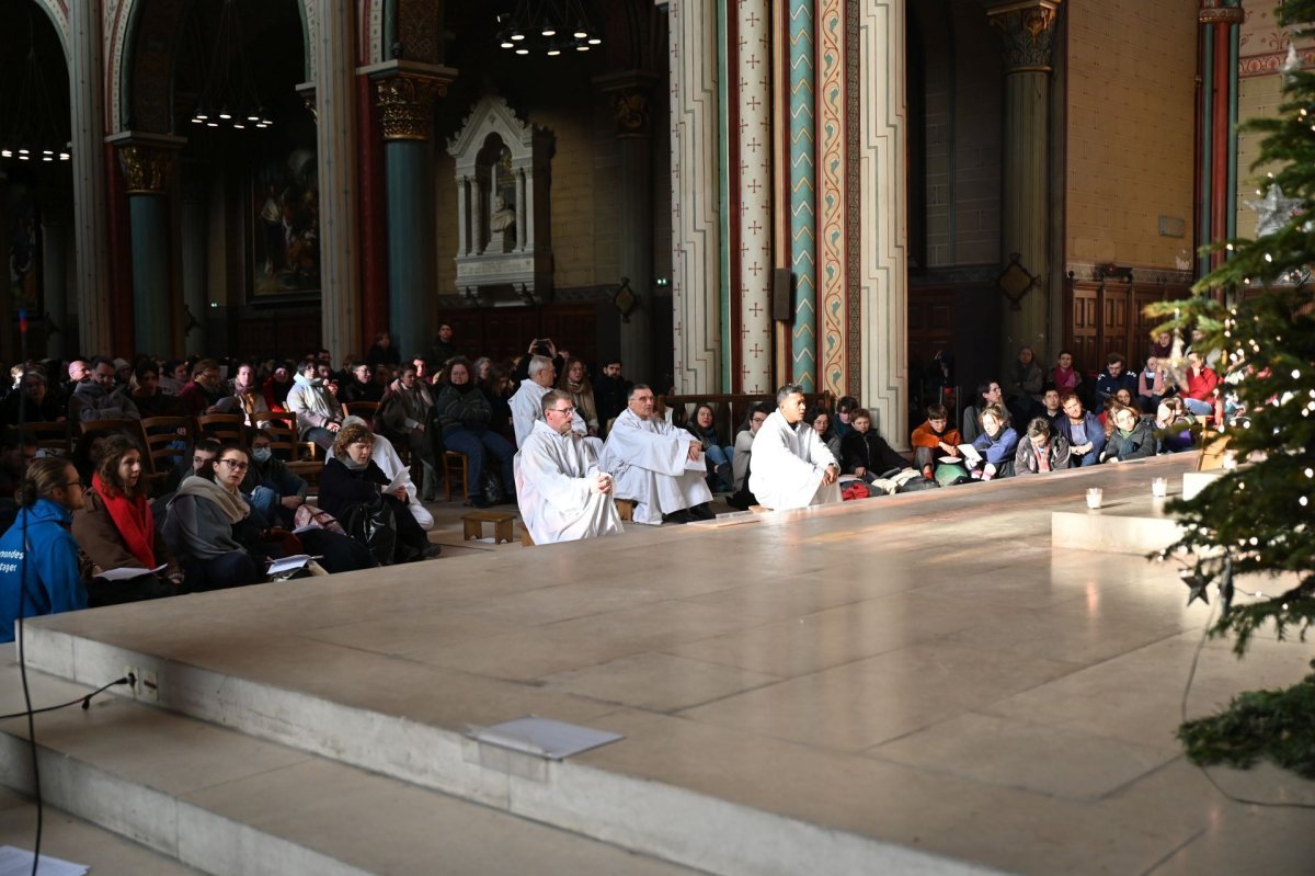 Prière du milieu du jour à Saint-Germain des Prés. © Marie-Christine Bertin / Diocèse de Paris.
