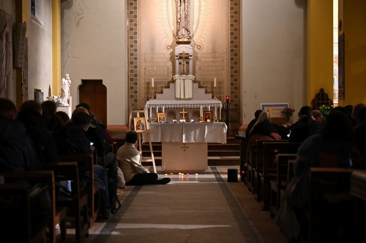 Prière du matin à Saint-Dominique. © Marie-Christine Bertin / Diocèse de Paris.