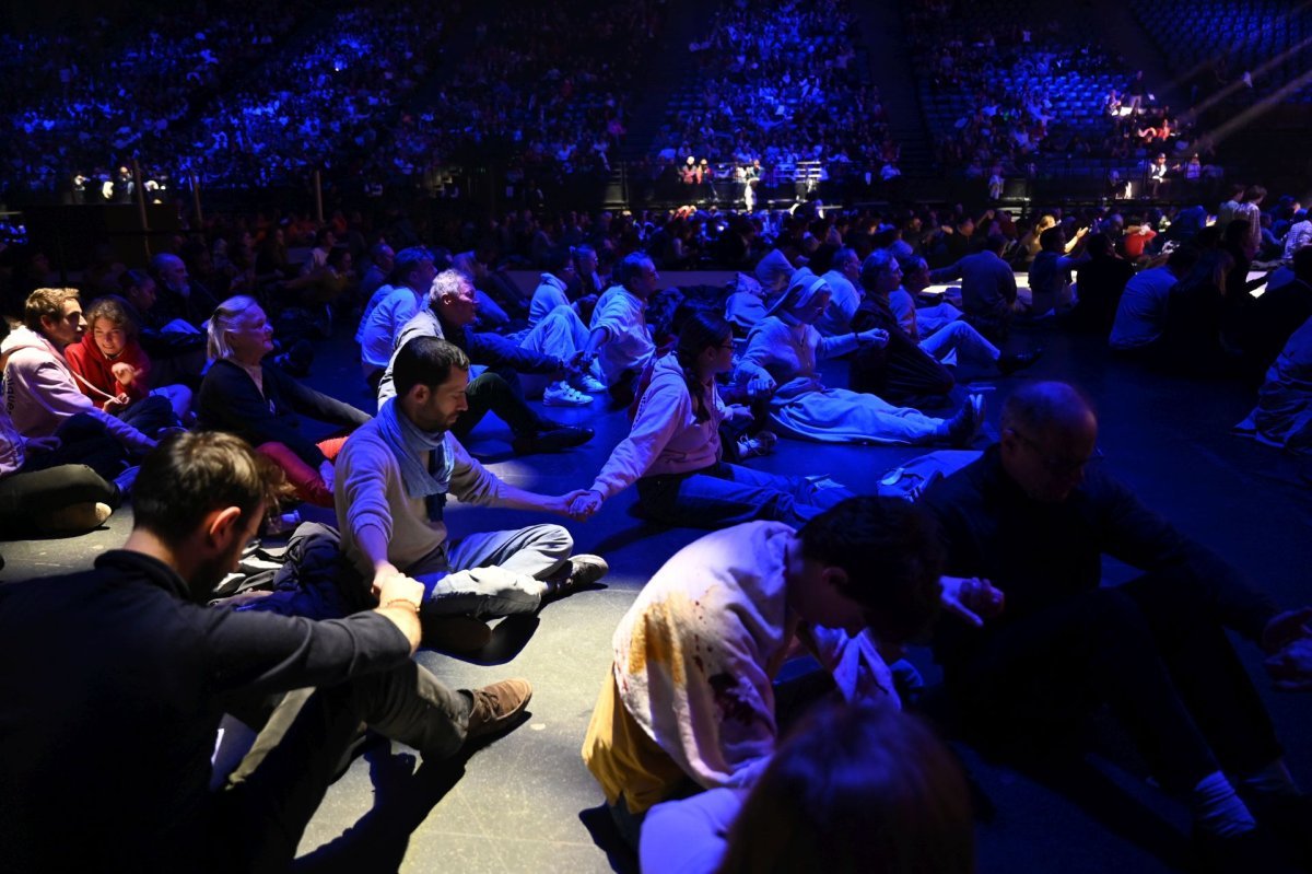 Veillée à l'Accor Arena de Bercy. © Marie-Christine Bertin / Diocèse de Paris.