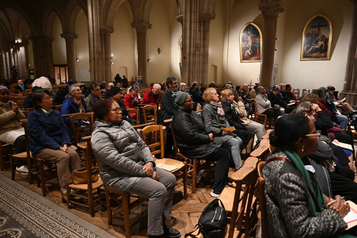 Veillée de l'espérance à la basilique Notre-Dame du Perpétuel Secours. © Marie-Christine Bertin / Diocèse de Paris.