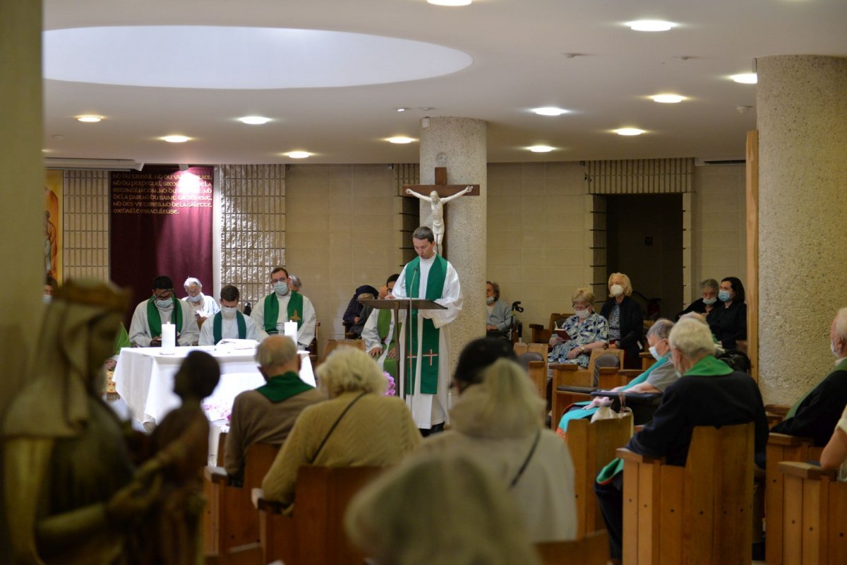 Messe des nouveaux prêtres à la Maison Marie-Thérèse. © Marie-Christine Bertin / Diocèse de Paris.