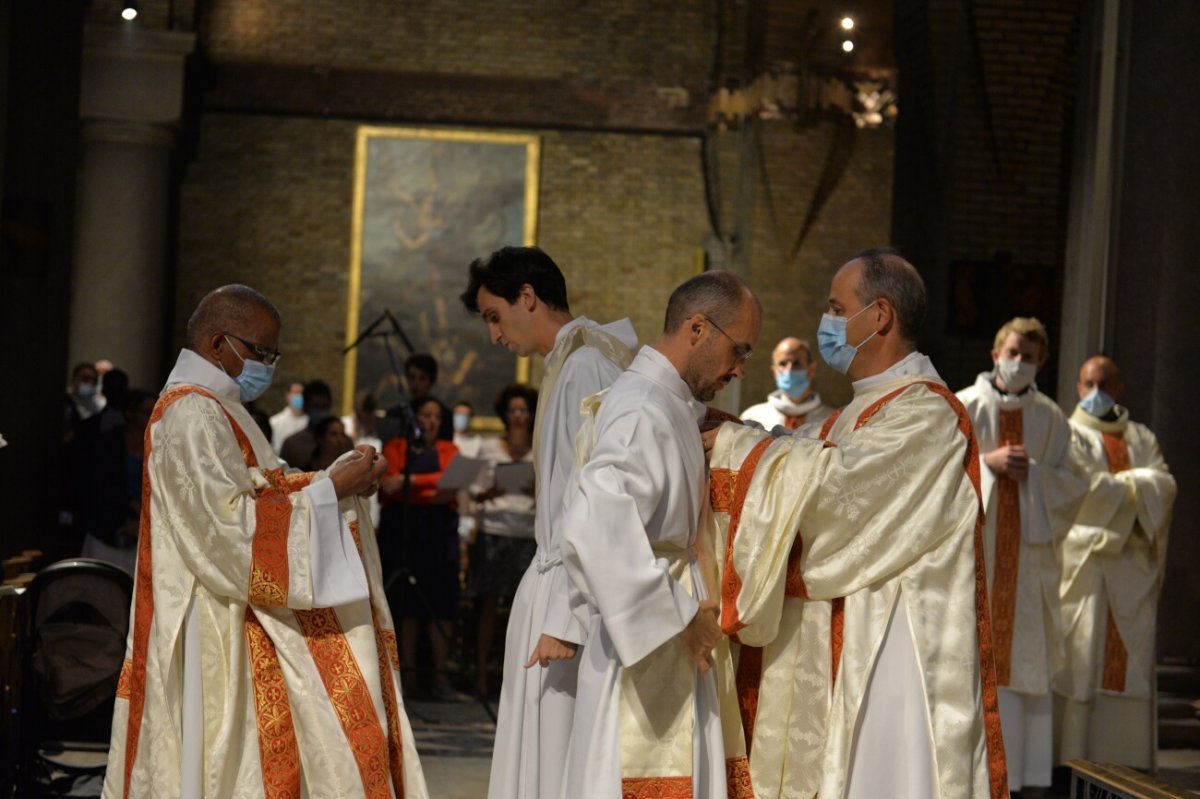 Ordinations diaconales en vue du sacerdoce 2020 à Saint-Michel (18e). © Marie-Christine Bertin / Diocèse de Paris.