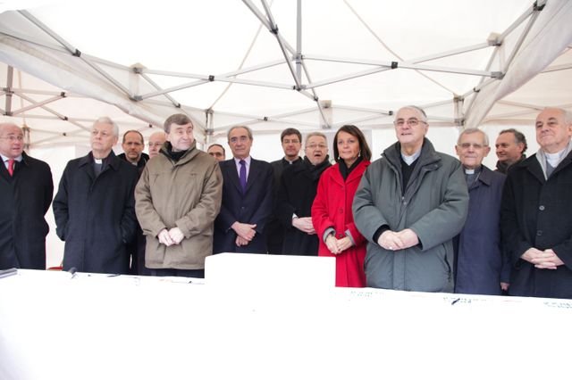 Mme Brigitte Kuster, maire du XVIIe arrondissement et M. Bernard Debré, (…). © Yannick Boschat.