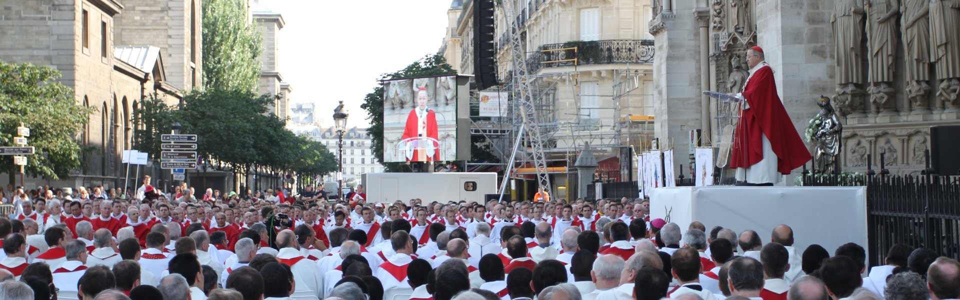 26 juin 2010, ordinations sacerdotales à Notre-Dame de Paris. (c) Yannick Boschat.
