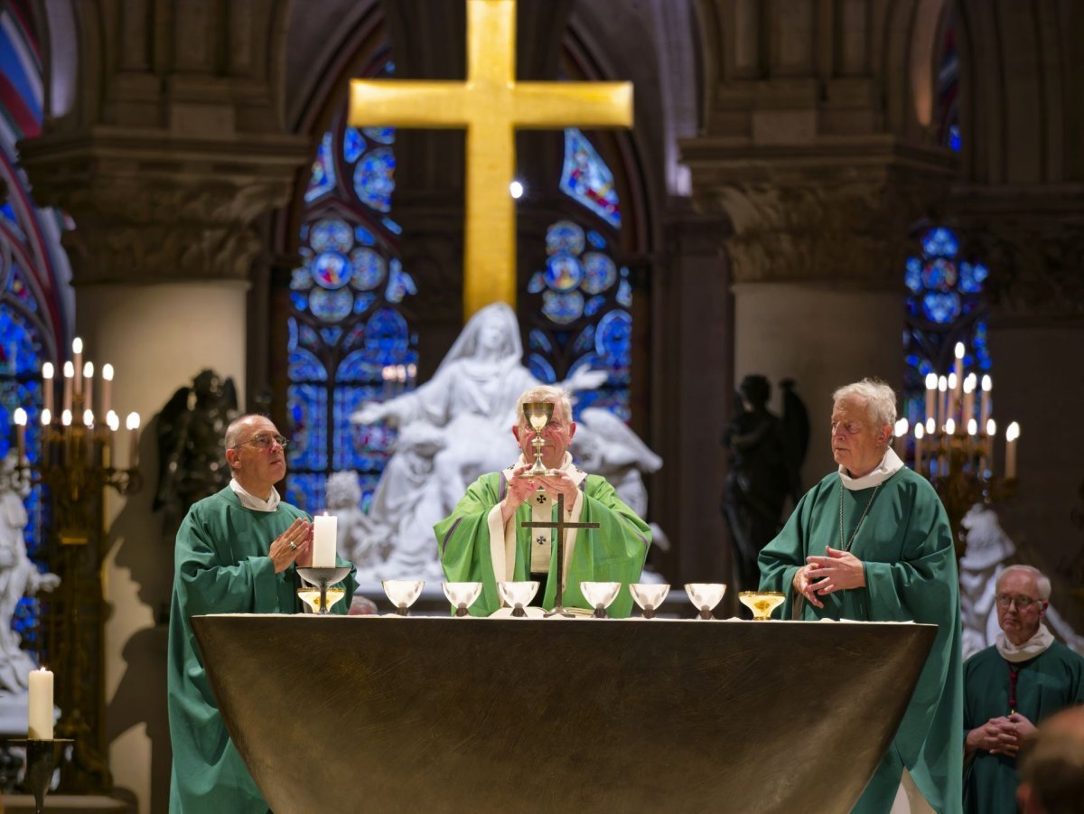 Messe à Notre-Dame de Paris pour le centenaire de la naissance de Mgr (…). © Yannick Boschat / Diocèse de Paris.