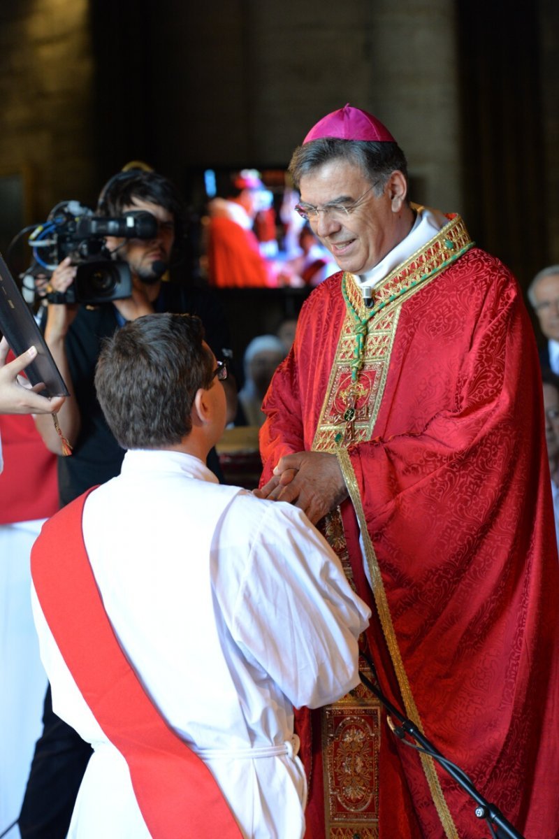 Chaque ordinand s'est engagé à vivre dans la communion avec (…). © Marie-Christine Bertin / Diocèse de Paris.