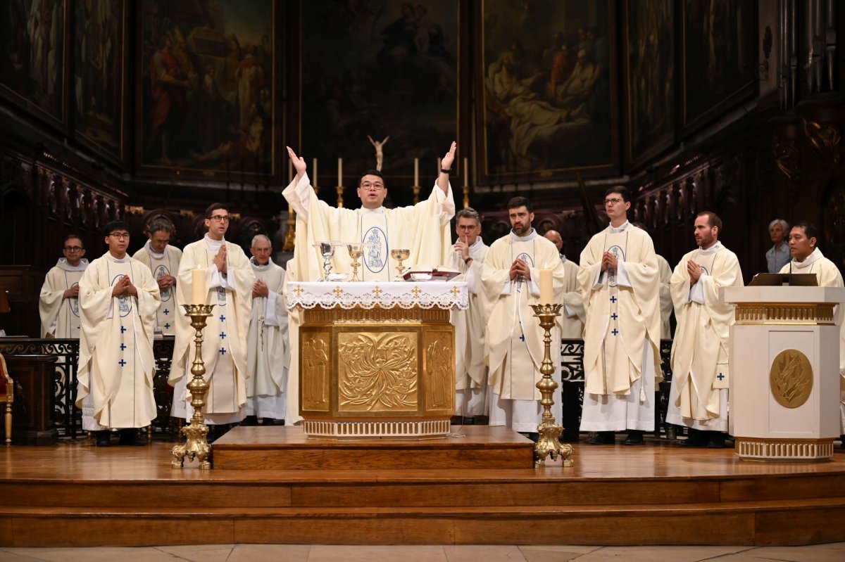 Messe des nouveaux prêtres à Notre-Dame des Victoires 2026. © Marie-Christine Bertin / Diocèse de Paris.