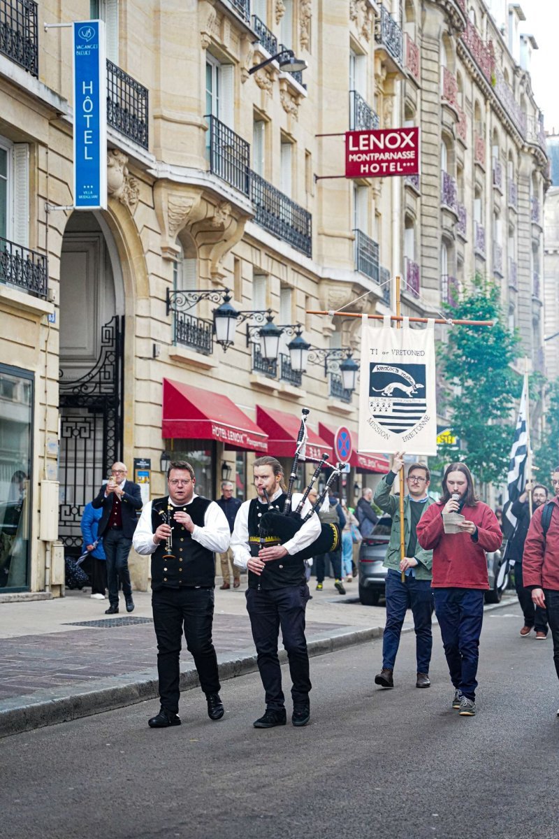 Procession de la Saint-Yves avec la mission bretonne et les juristes 2026. © Hanae Nejjari / Diocèse de Paris.