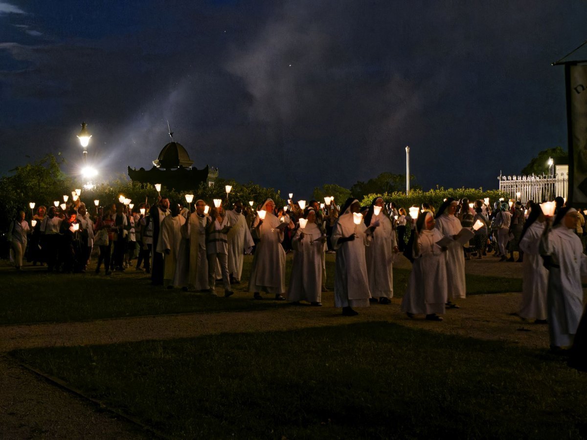 Procession de l'Assomption du Sacré-Cœur de Montmartre 2024. © Yannick Boschat / Diocèse de Paris.