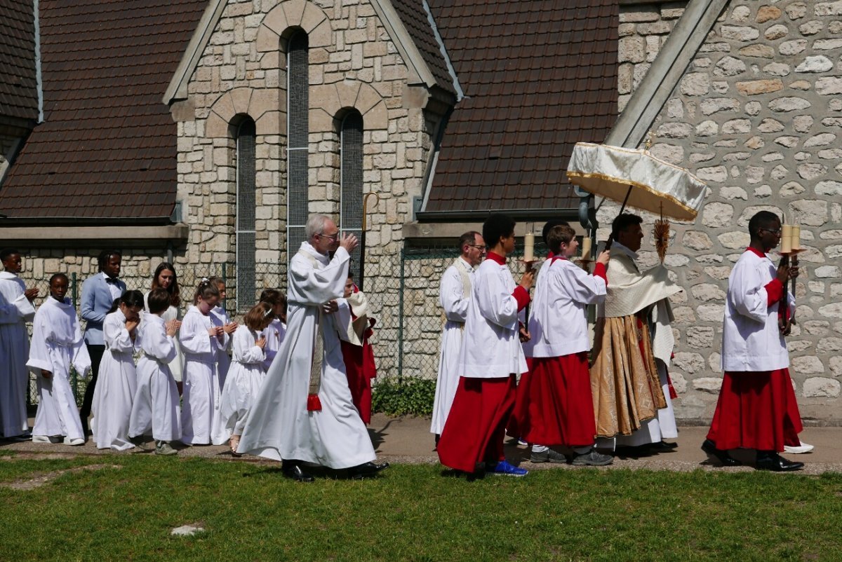 Procession de la paroisse du Coeur-Eucharistique. © Procession de la paroisse du Coeur-Eucharistique.