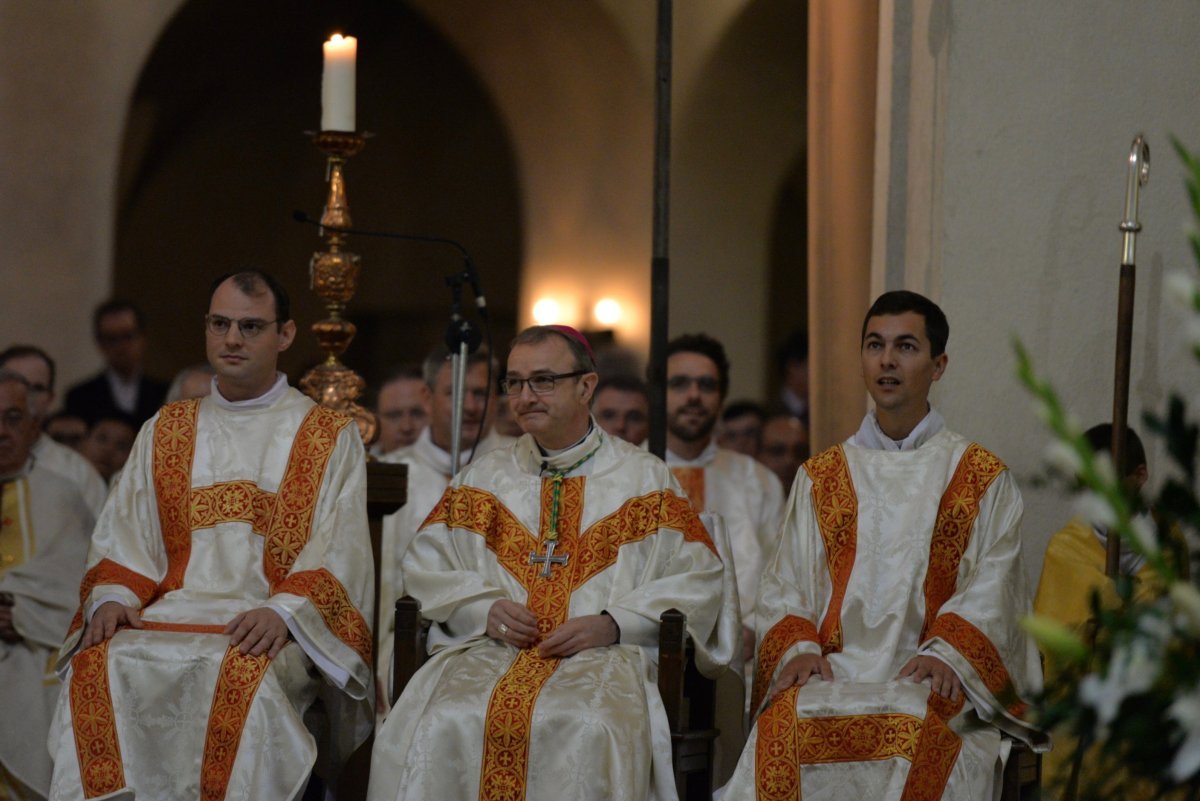 Ordinations d'Henri Beaussant, Philippe Cazala et Pierre-Henri Debray à (…). © Marie-Christine Bertin.