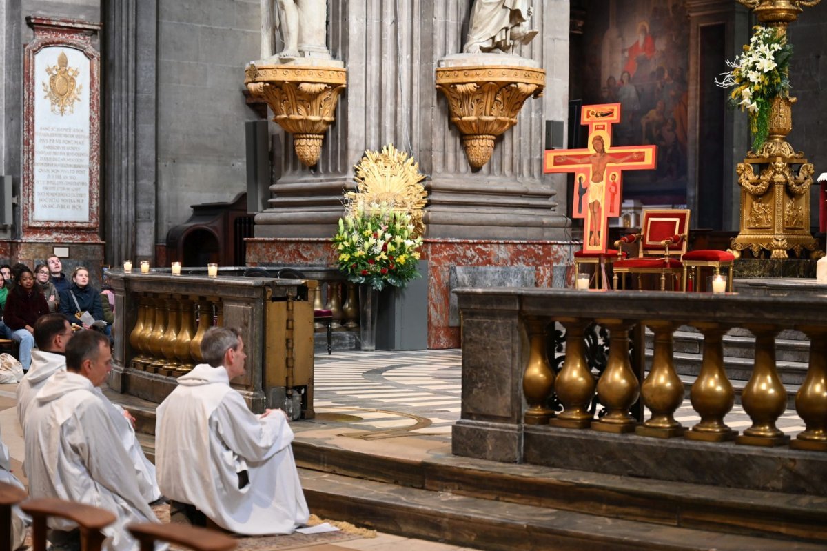 Prière du milieu du jour à Saint-Sulpice. © Marie-Christine Bertin / Diocèse de Paris.