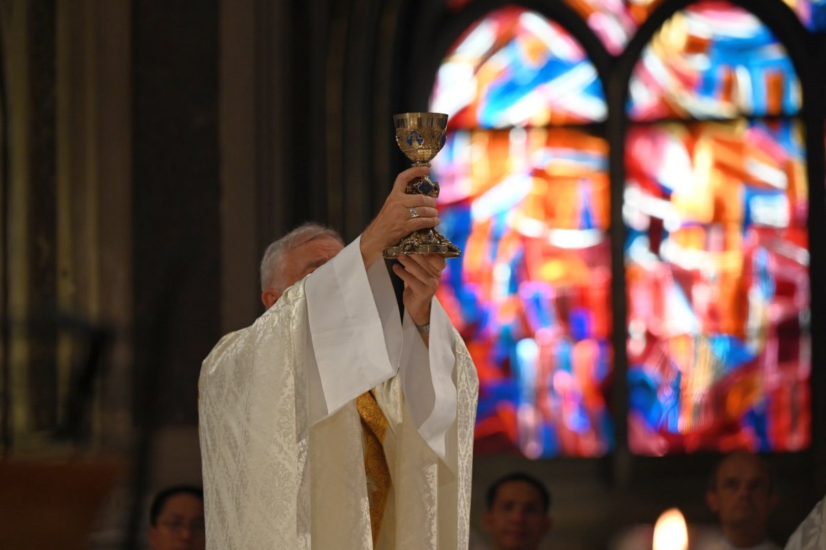 Ordinations diaconales en vue du sacerdoce à Saint-Séverin (5e). © Marie-Christine Bertin / Diocèse de Paris.