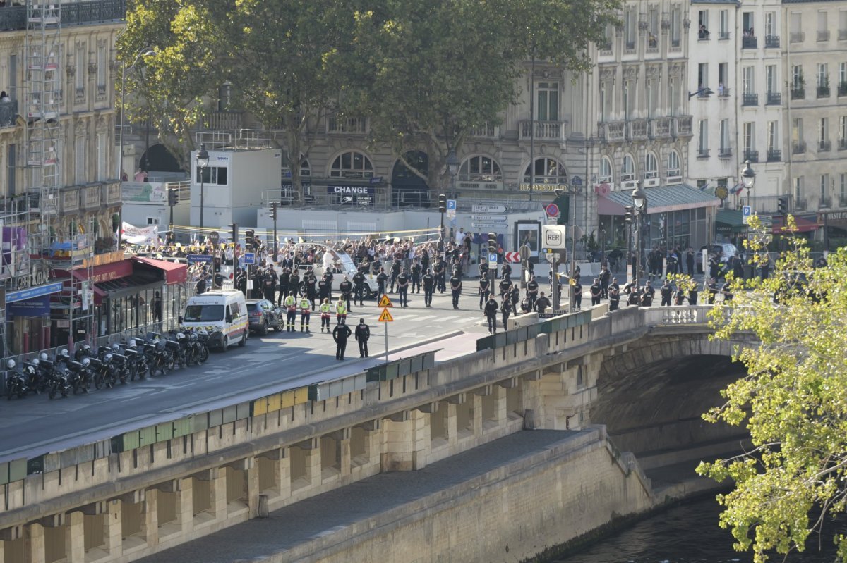 Prière des vêpres à Notre-Dame de Paris avec le Pape Léon XIV. © Yannick Boschat / Diocèse de Paris.