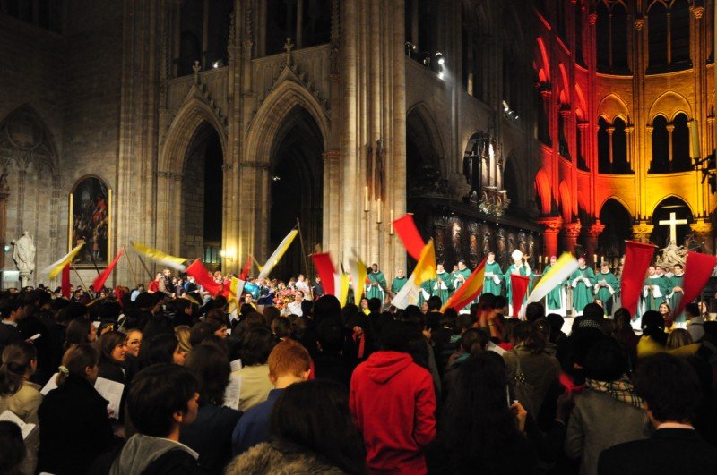 Novembre : Messe des étudiants. Parmi les 3 800 étudiants présents, beaucoup se rendront aux JMJ à Madrid en août 2011. 