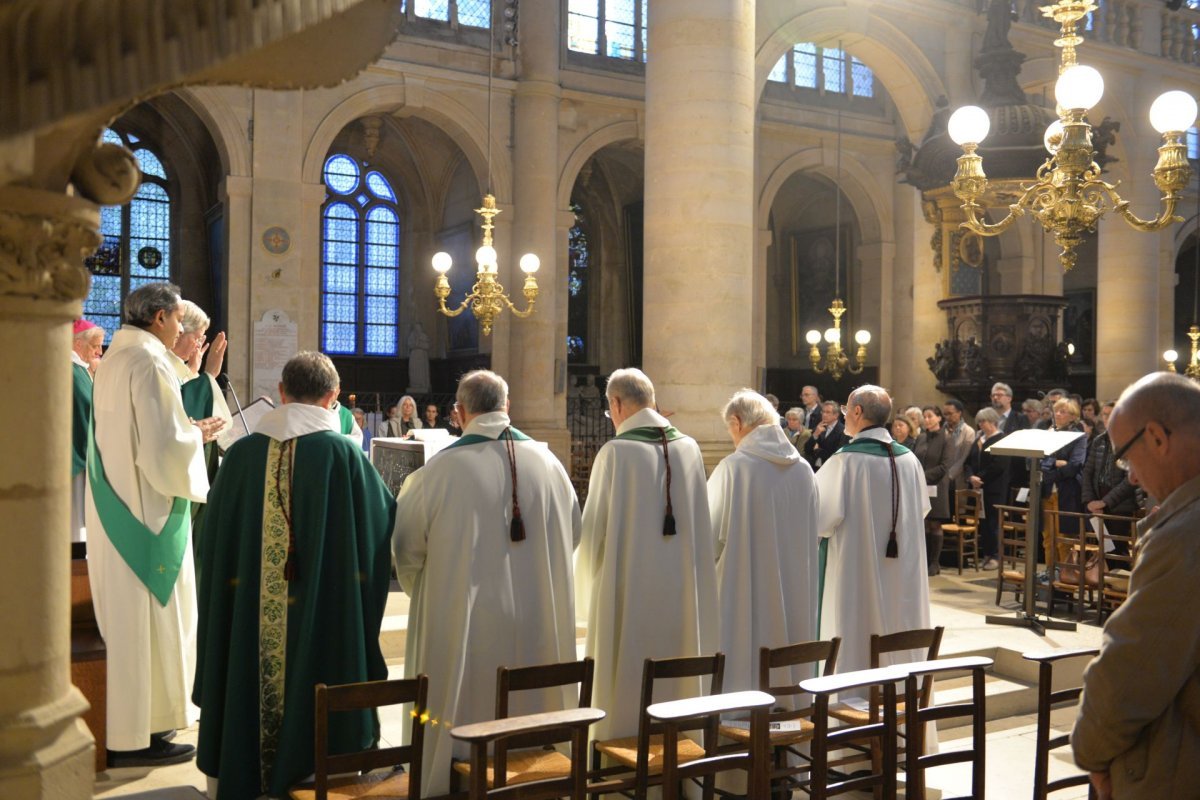 Envoi des baptisés en mission diocésaine. © Marie-Christine Bertin / Diocèse de Paris.